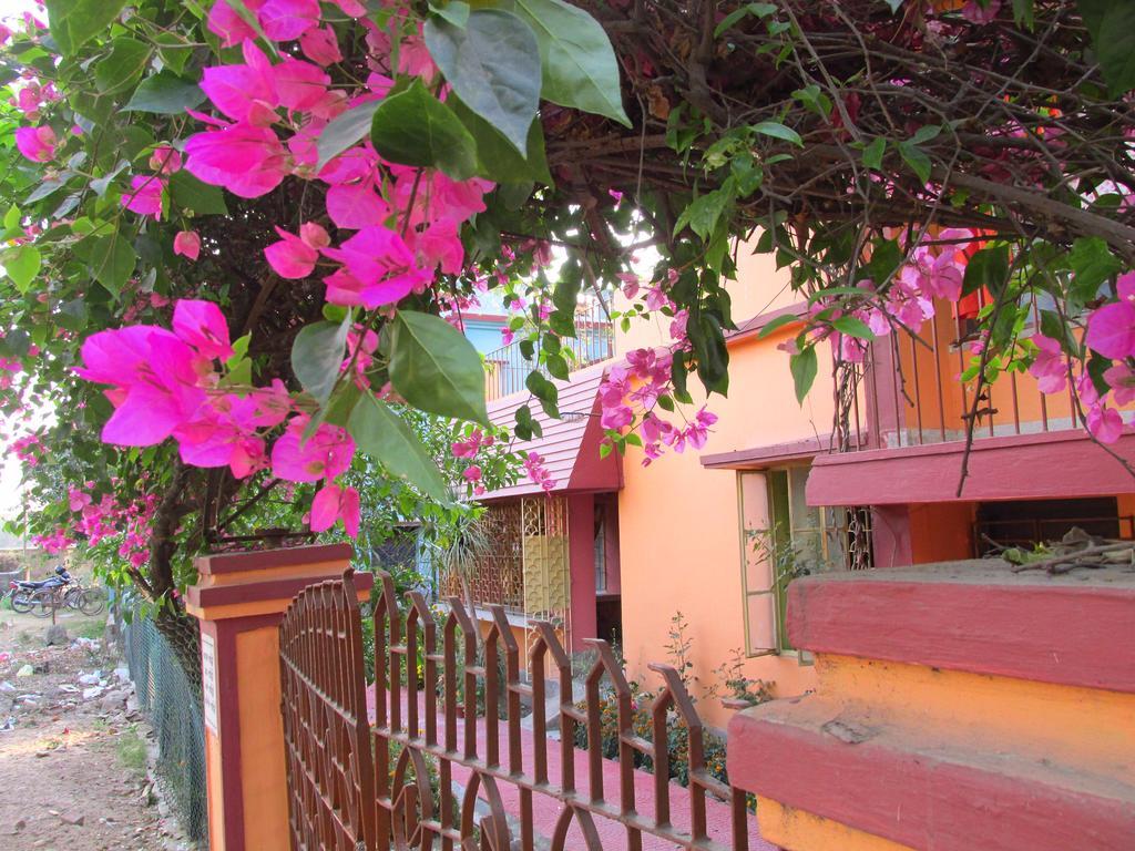 Pubali Homestay Bolpur Bagian luar foto